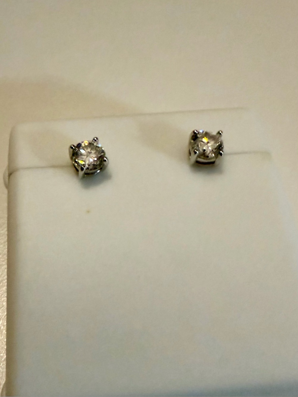 Moissanite 925 Stud Earrings / NWT